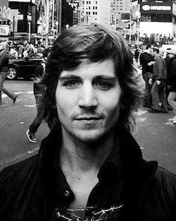 Tim Röhn - Journalist und Social Media - Scheidtweiler PR