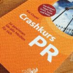 Crashkurs_PR_Kuddelmuddel_von_Kai_Oppel_Rezension_PR-Agentur_Bremen