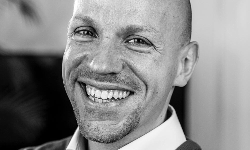 Sebastian Neumann von Ahoi Digital über die IHK-Ausbildung Online-Marketing-Manager